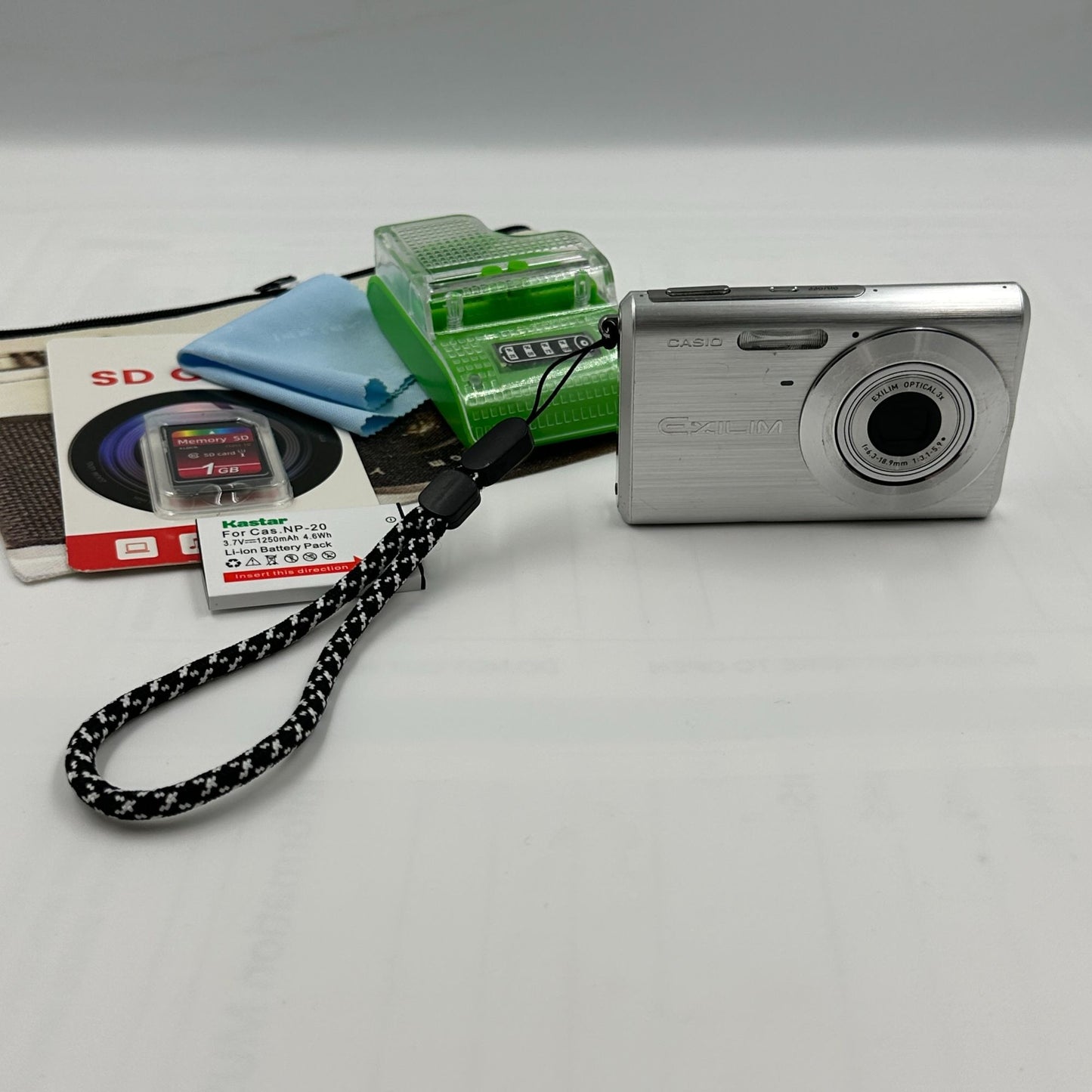 Casio Exilim EX-Z60 Silver 6MP Digital Camera With Accessories