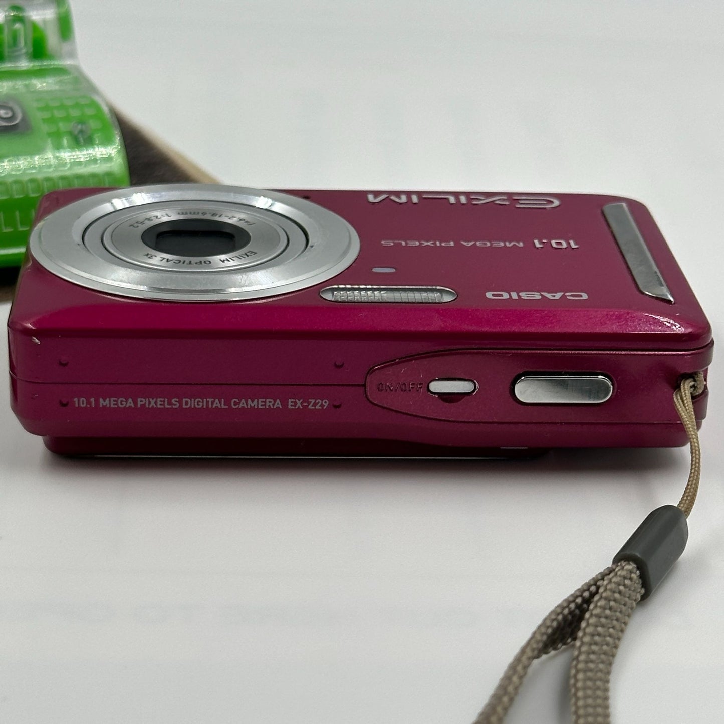 Casio Exilim 10.1 MP Digital Camera EX-Z29 Magenta